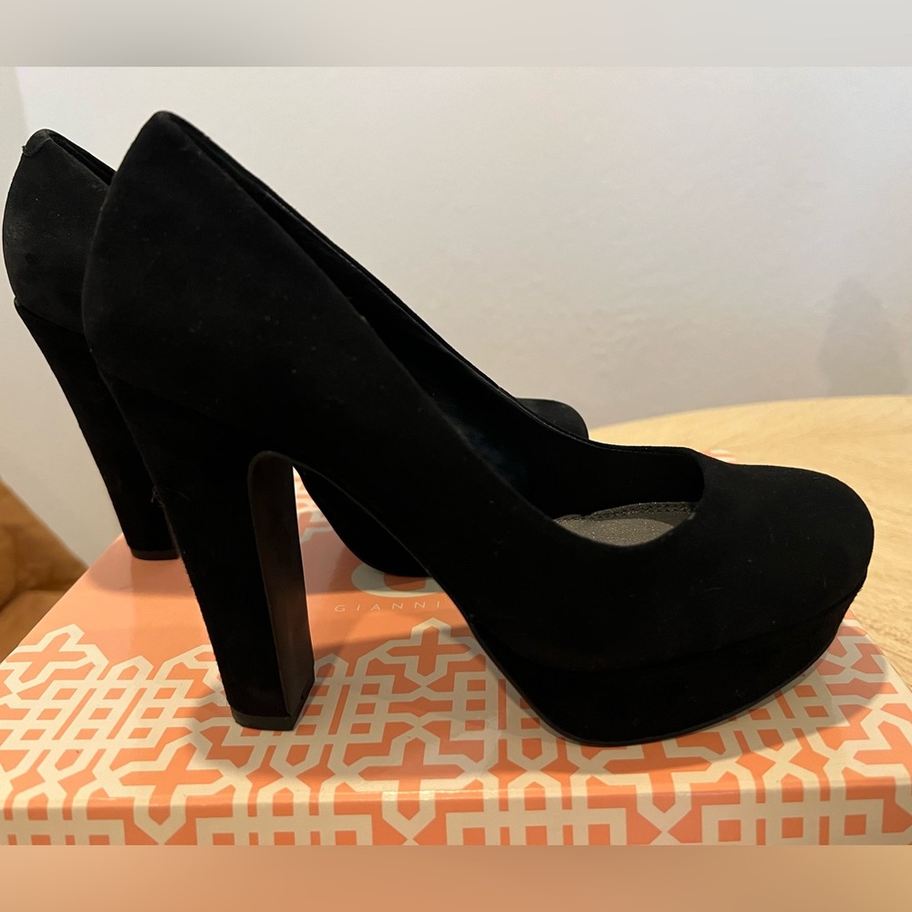 GB-Gianni Bini Black Suede Heel.